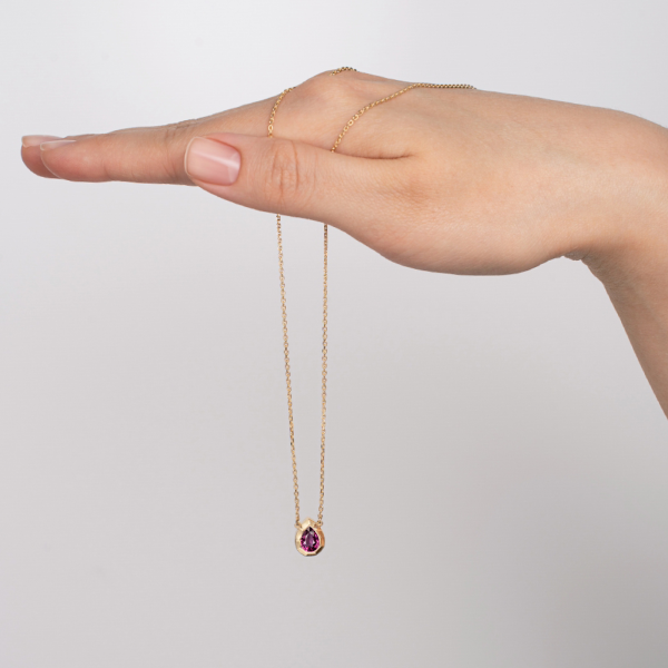 Золотое колье с родолитом