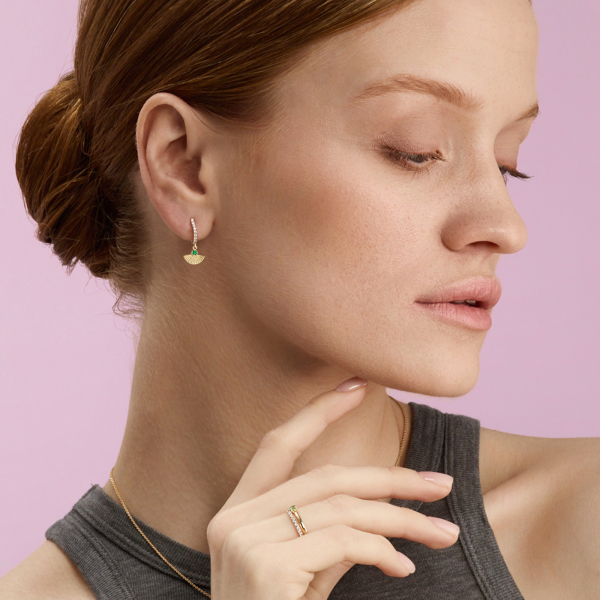 Золотые серьги с изумрудами