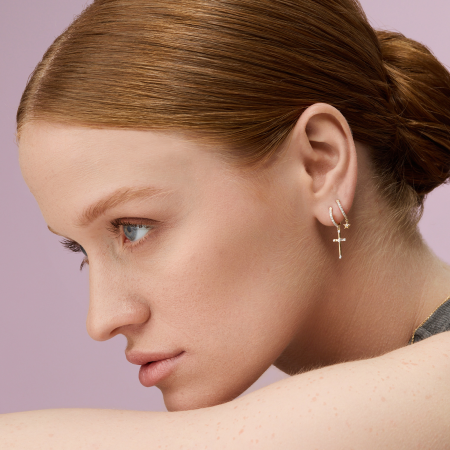 Золотые серьги-кресты с бриллиантами 